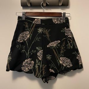 Wilfred Scallop Shorts